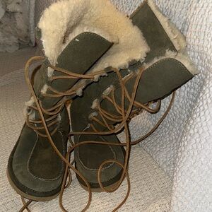 UGG Olive Shearling-Lined Winter Boots 6
